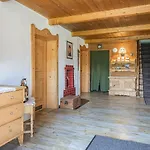 Weberhof 5 *
